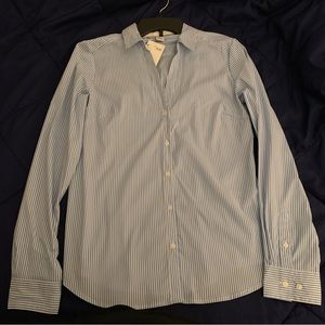 H&M woman’s button down striped shirt blue and white size 6 NWT